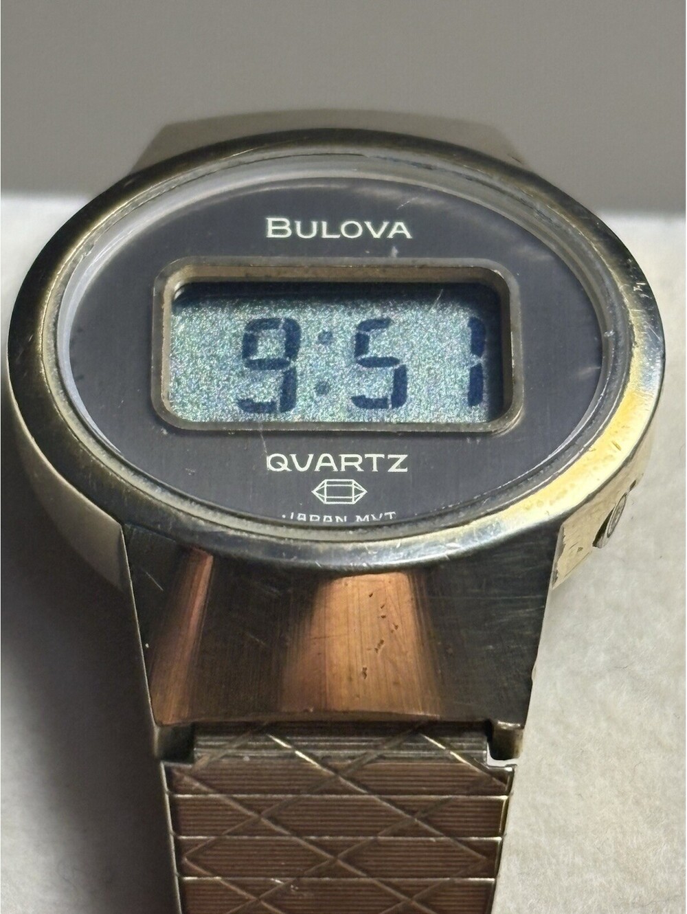 Rare 1977 Bulova Quartz Digital LCD Men's/Women’s Watch N7 Retro Gold Tone Works